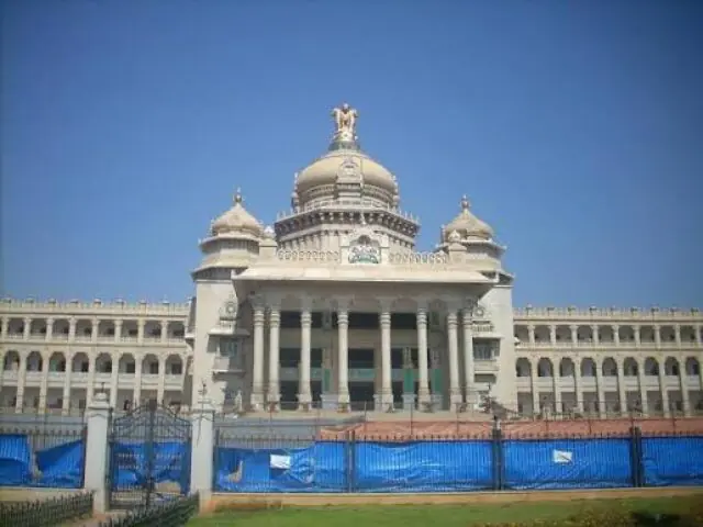 ಕರ್ನಾಟಕದಲ್ಲಿ ಕಾರ್ಮಿಕರ ಕನಿಷ್ಠ ವೇತನ ಪರಿಷ್ಕರಣೆ: ಸರ್ಕಾರದ ಮಹತ್ವದ ನಿರ್ಧಾರದ ಸಂಪೂರ್ಣ ಮಾಹಿತಿ